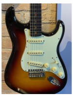 Fender American Vintage II 1961 Stratocaster 3-Color Sunburst